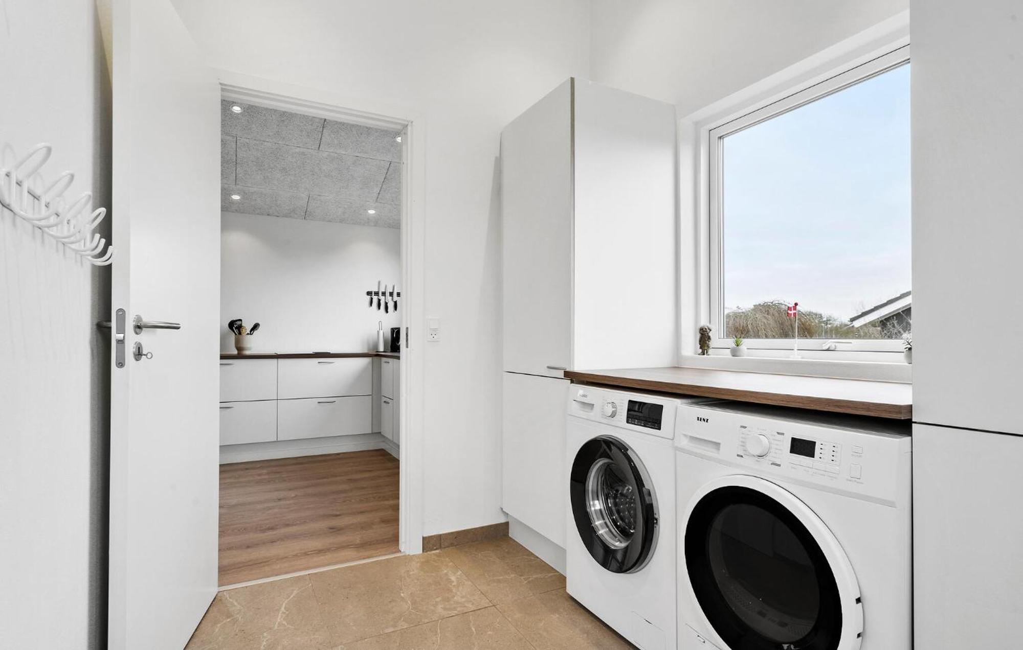 Beautiful Home In Tarm With Sauna Buitenkant foto